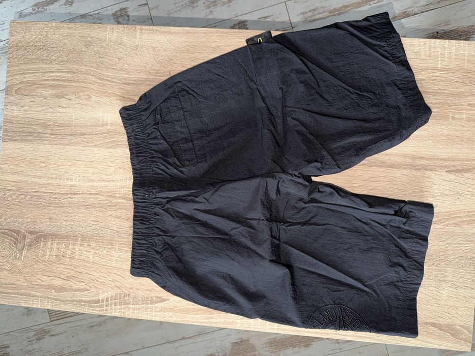 Къси панталони на Stone island и Trapstar