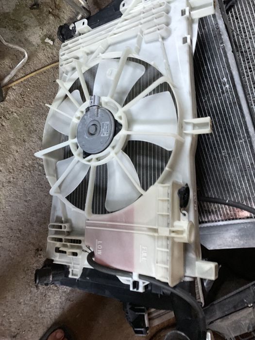 Радиатори  2.0 vvt-i 1.8 vvt-i 2.0 d-4d 2.2 d-4d 2.2 d-cat