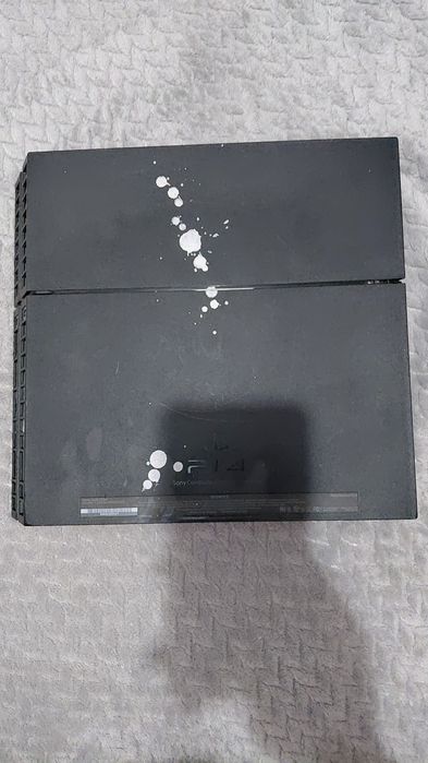 Ps4 cu o maneta si 2 jocuri