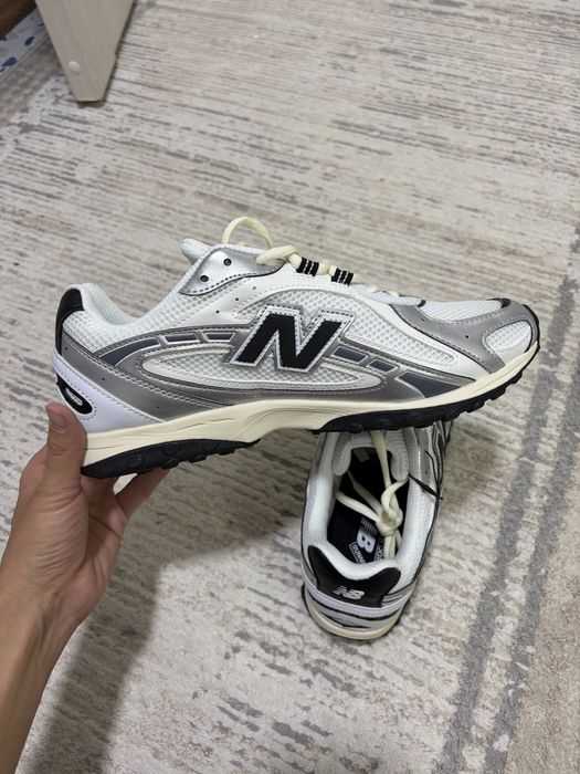 New Balance 204L