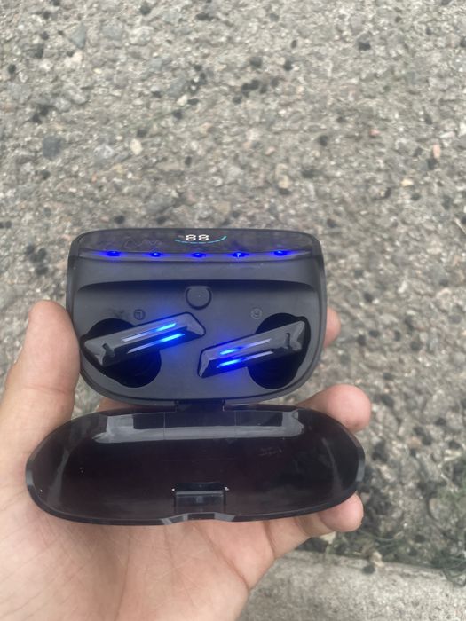 Продаю наушник оригинал