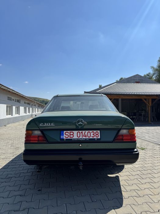 MERCEDES-BENZ E-Class 1989 — imagine 4