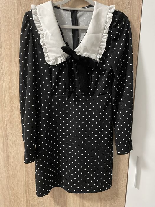 Рокля на точки в черно