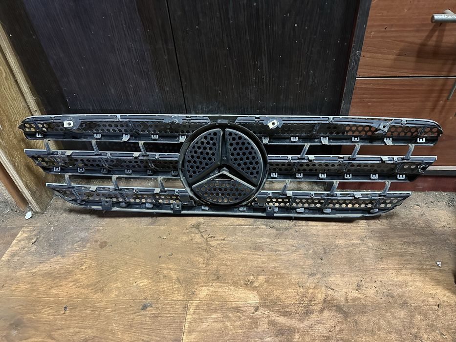 Продам решетку радиатора