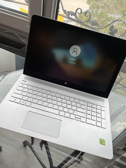 Спешно продавам лаптоп