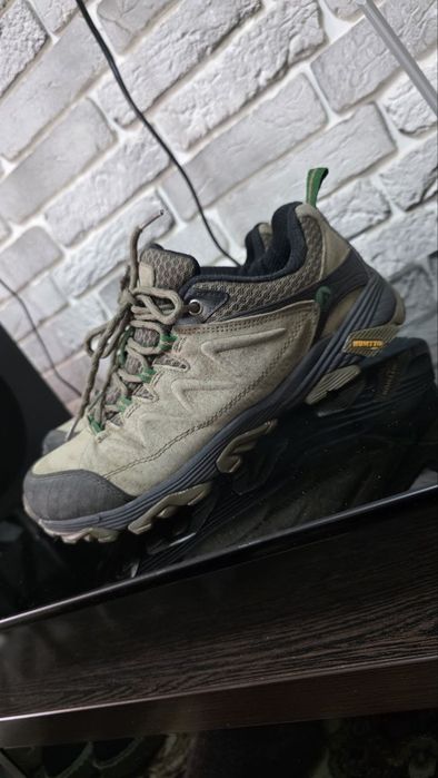 Оригинальные кроссы Humtto