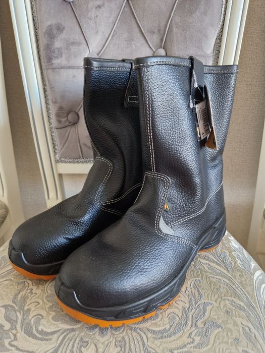 Продам спецобувь