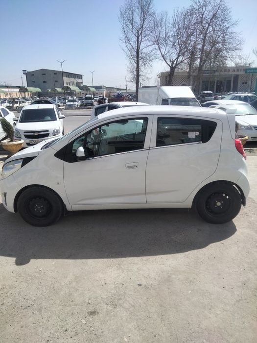 Spark yili 2013 probegi 2,5