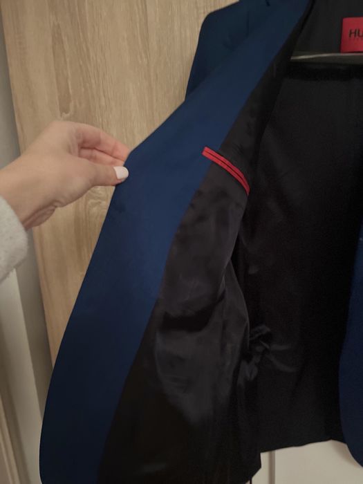 Костюм  и риза Hugo Boss