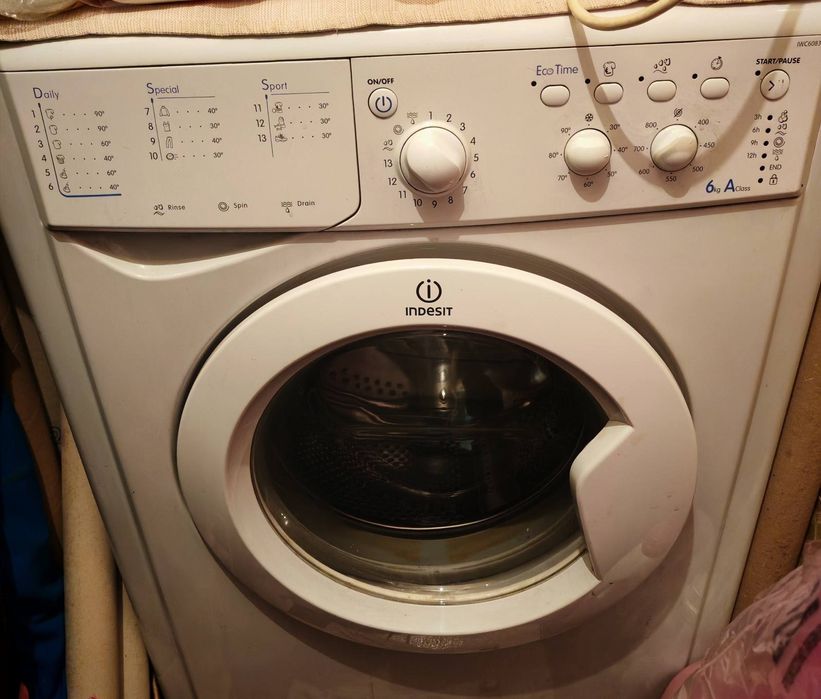 Пералня Indesit бяла