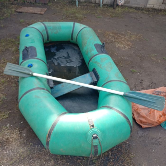 Продам лодку  б/у