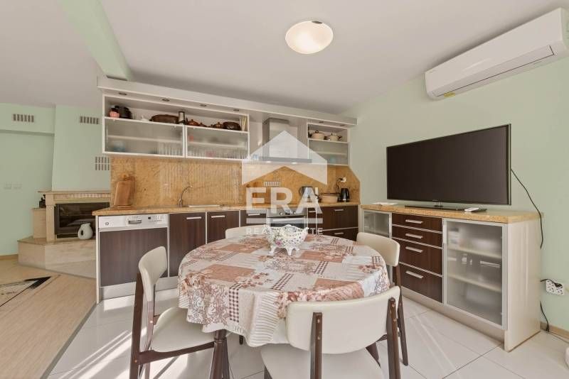 Дава се под наем Четиристаен апартамент в Варна, Център - 96 кв.м за 1500 € - Снимка #6