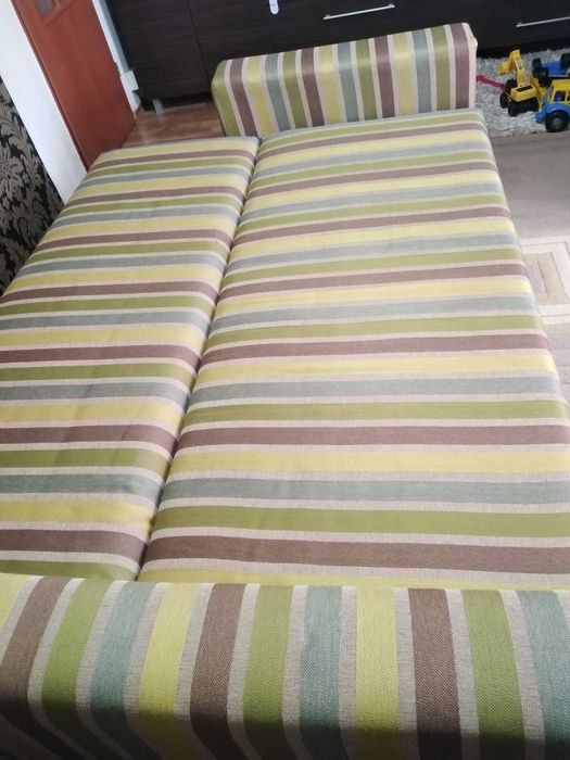 Canapea extensibilă și 2 fotolii