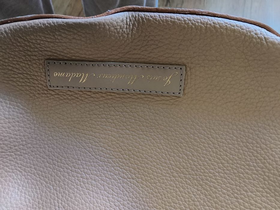 Бежова дамска чанта естествена кожа, като нова