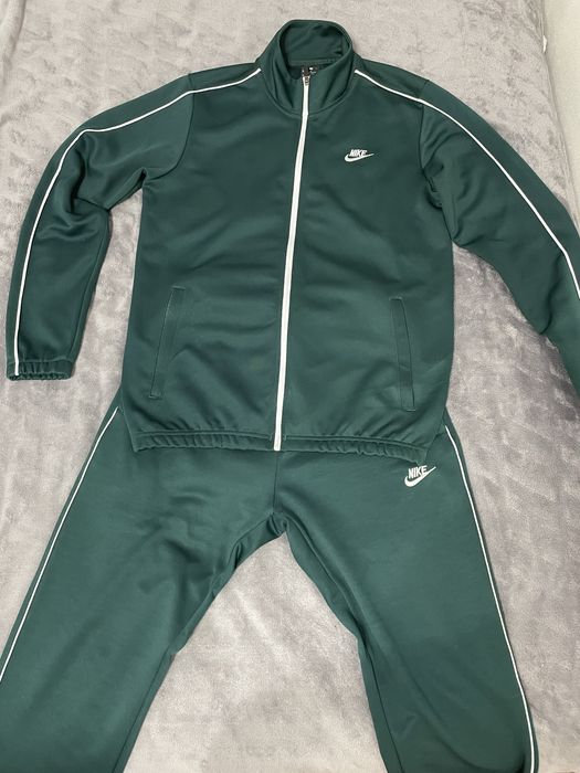 Продам костюм Nike