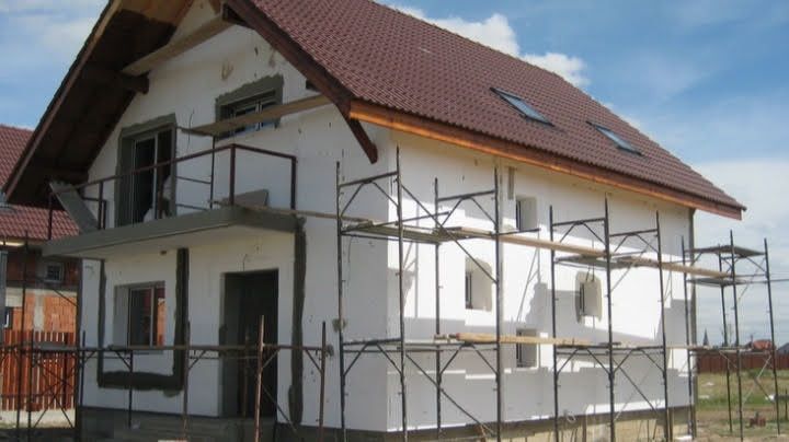 Execut lucrari de constructii interior-exterior si Acoperise