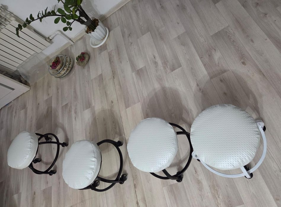 Продам стуля на роликах