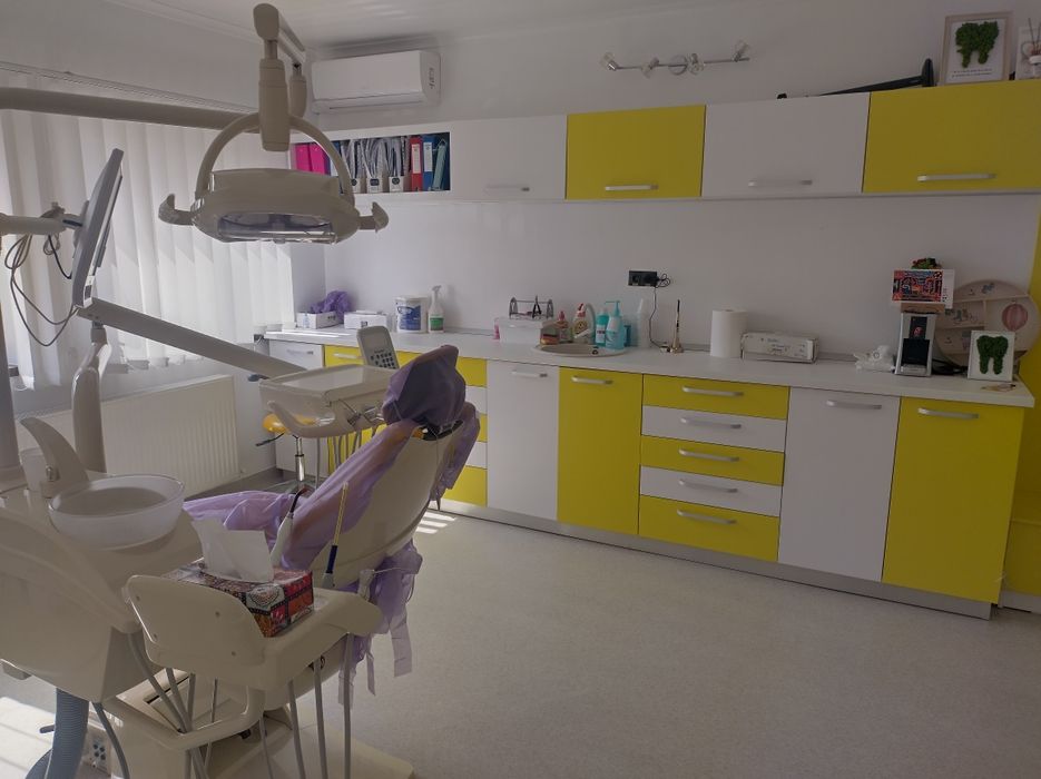 Închiriez cabinet stomatologie