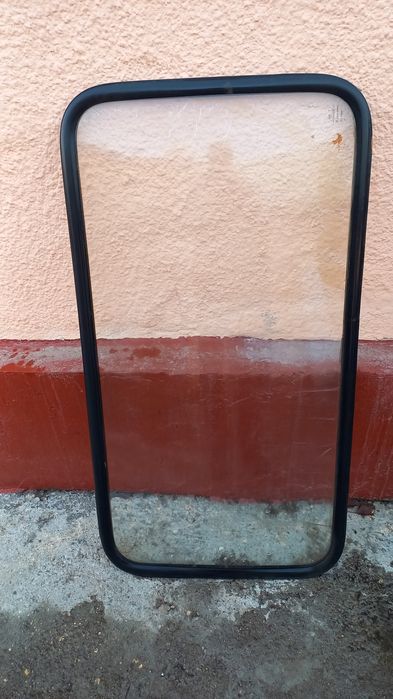 Продам на газель боковые стекла