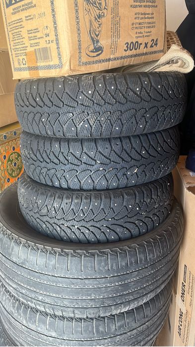 Продам зимнюю резину , размер 14