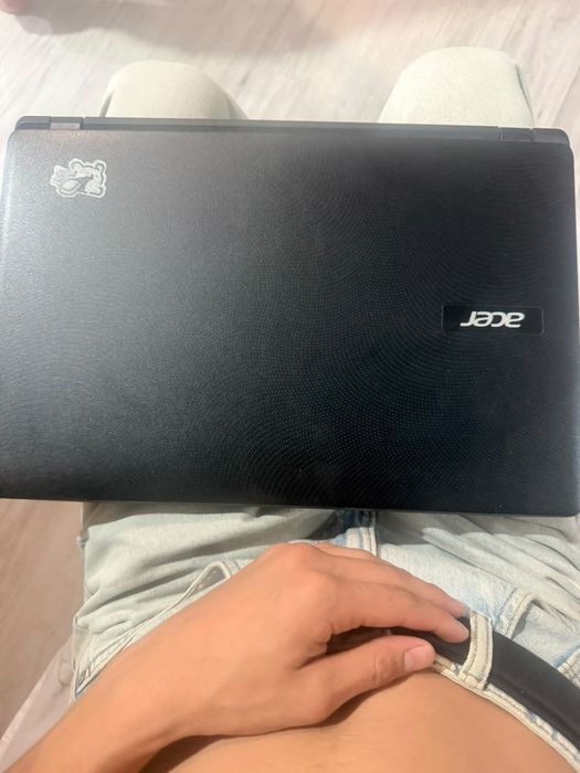 Ноутбук Acer без аккамулятора