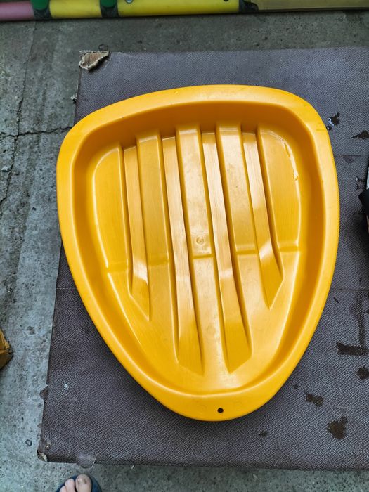 Продам санки ледянки разные.