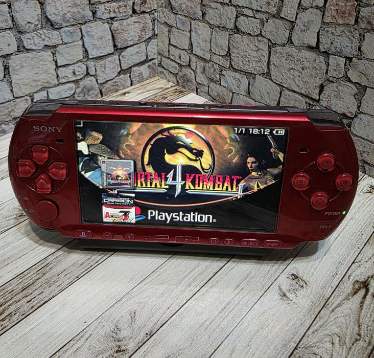 Эксклюзив PSP 3000 красная