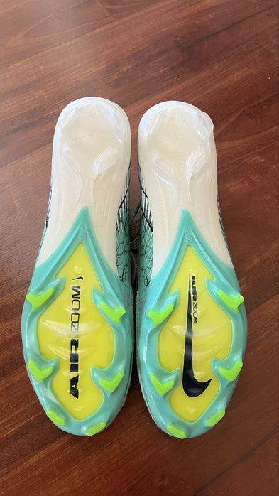 Бутсы Nike Mercurial