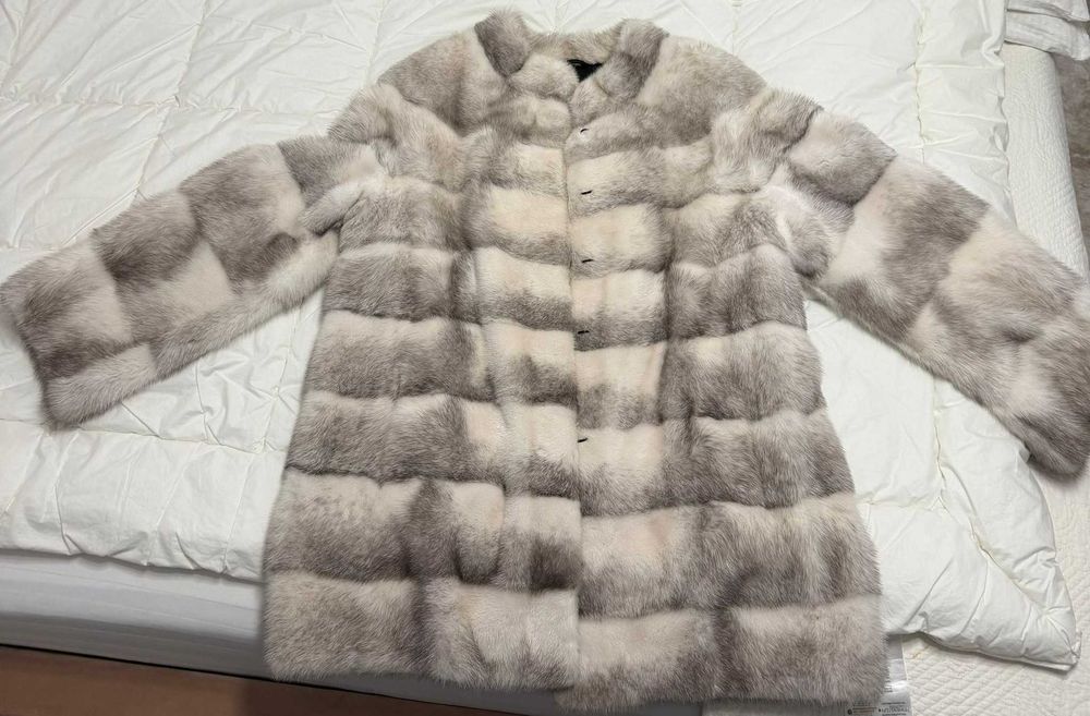 Haina de nurca alb-gri, calitate premium