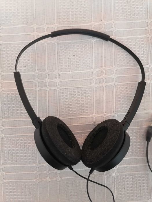 Нови Hi-Fi слушалки Sennheiser HP02-100.
