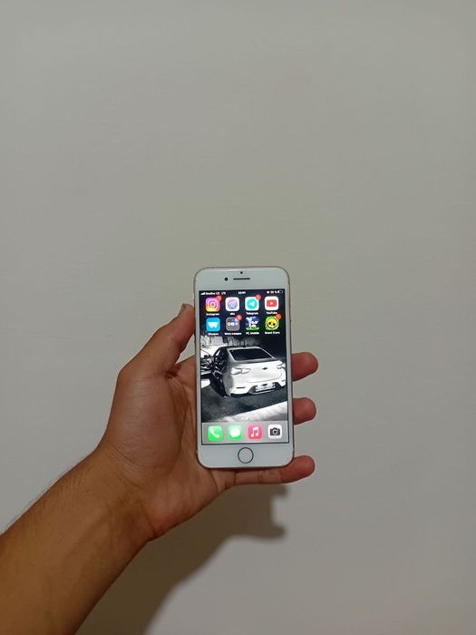 Iphone 8 srochni sotiladi