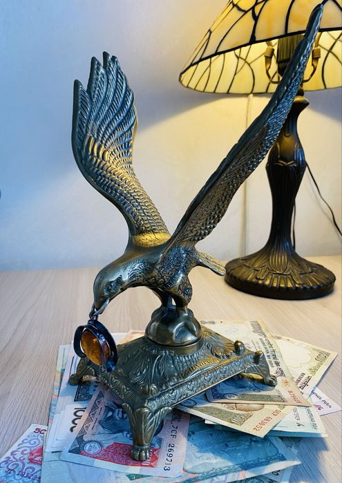 Статуэтка Орел с янтарем