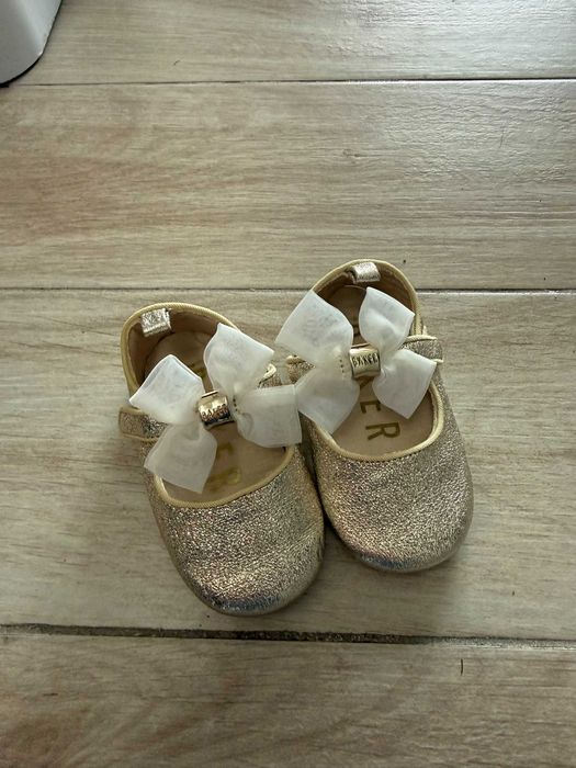 Златни пантофки с панделка Ted Baker, размер 12-18 месеца