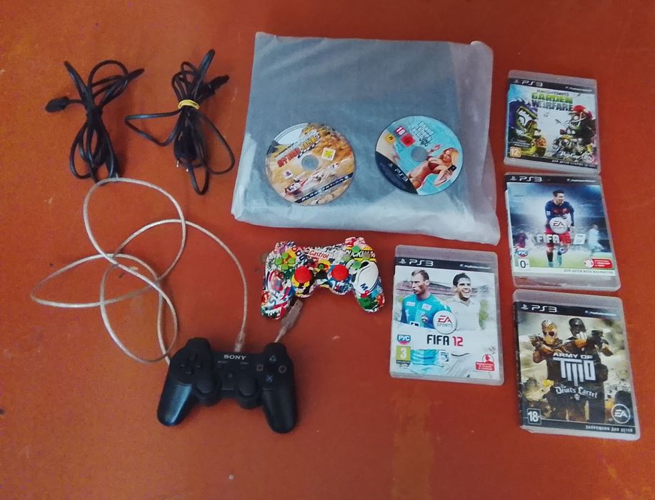 PS 3 новая с дисками