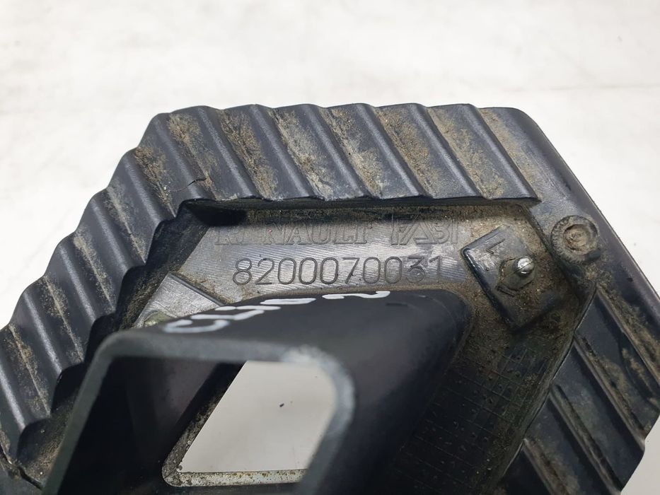 Sigla emblema 8200070031 Renault Clio 2 (facelift) (2001 - 2005)