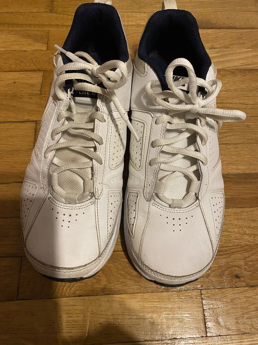 Vind Adidasi Nike marimea 41, piele, albi.