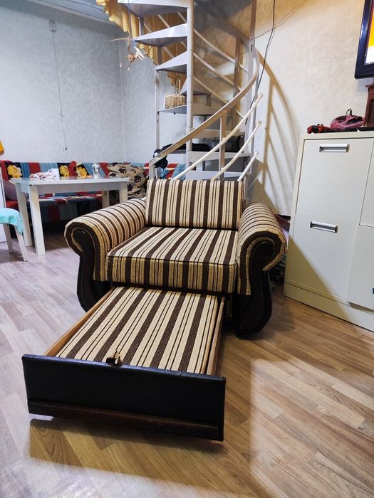 Продам диван и кресло