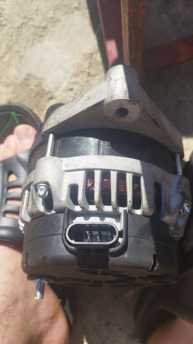 Vând alternator Opel Antara HELLA