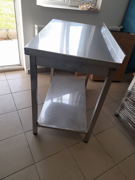 Masă inox  profesională și   suport cuptor.