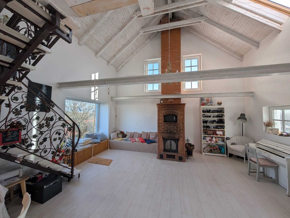 Inchiriez o casa speciala in natura langa Sibiu