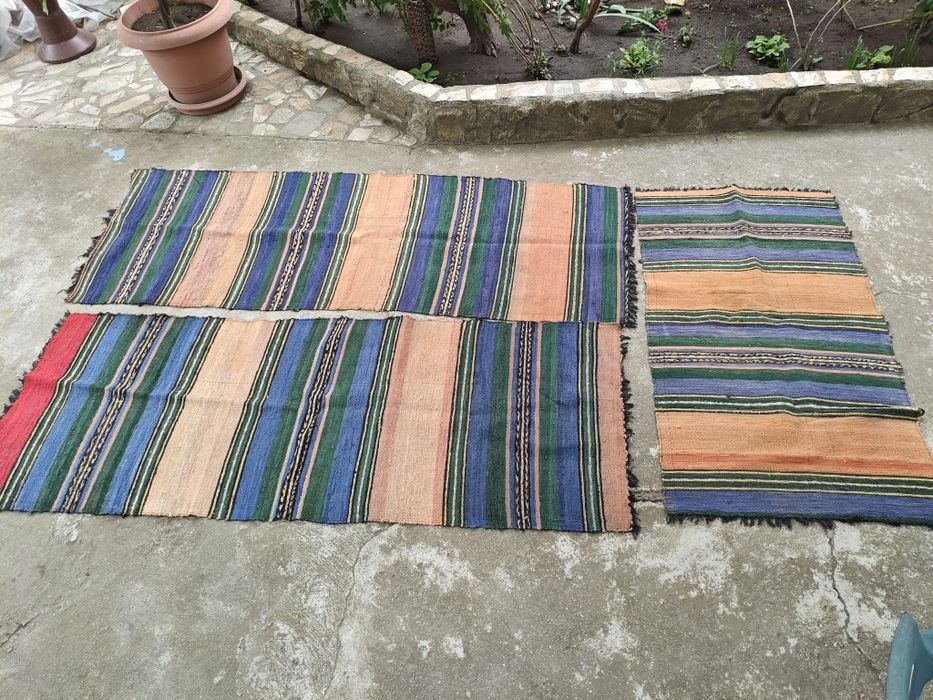 Стари ръчно тъкани черги и килими