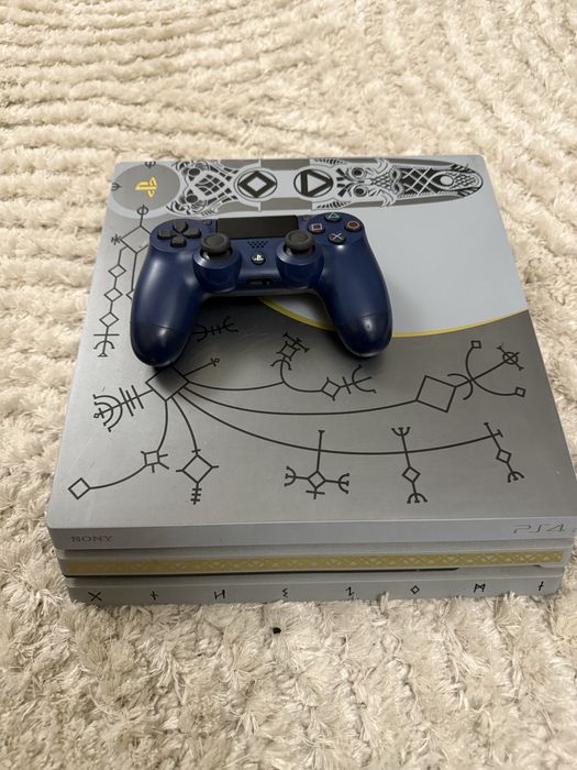 PS4 pro limited edition plus contrller