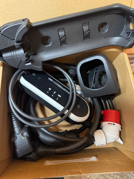 Зарядно за Porsche Taycan