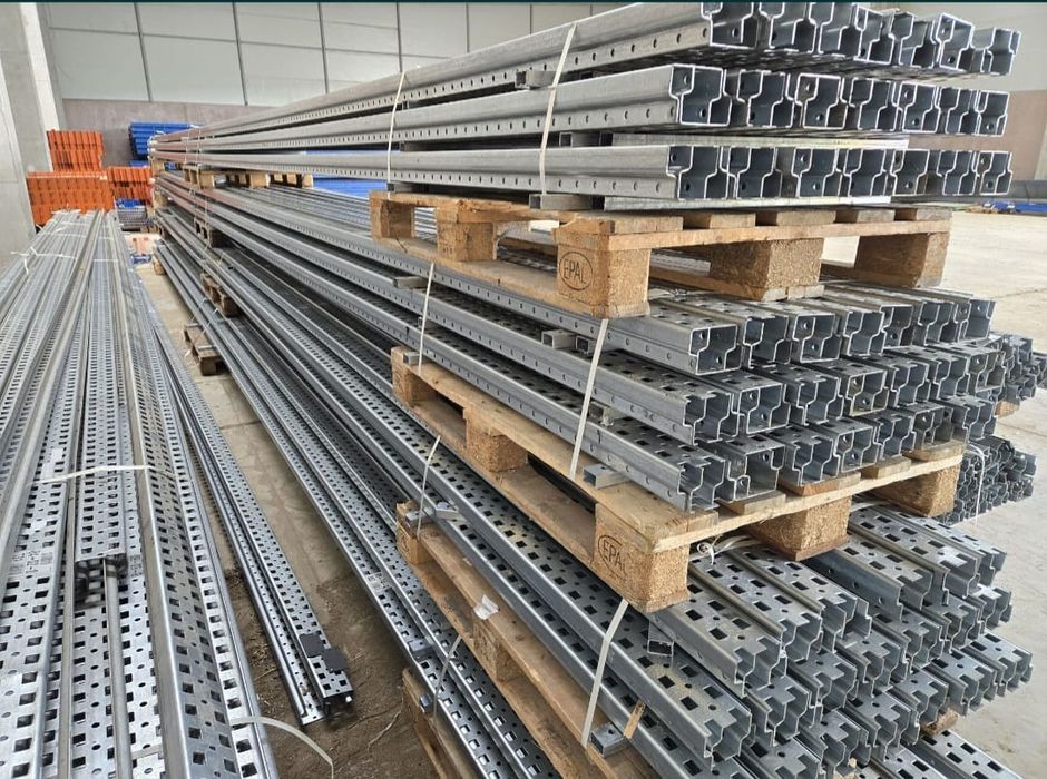 Rafturi metalice profesionale reglabile pentru depozitare marfat 234x6