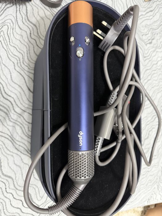 Дайсон оригинал почти новый