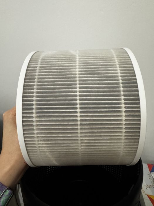 Vând purificator de aer Levoit Core 300