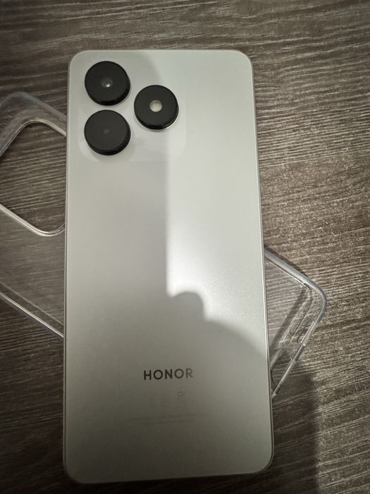 Продам новый телефон Honor 5c plus