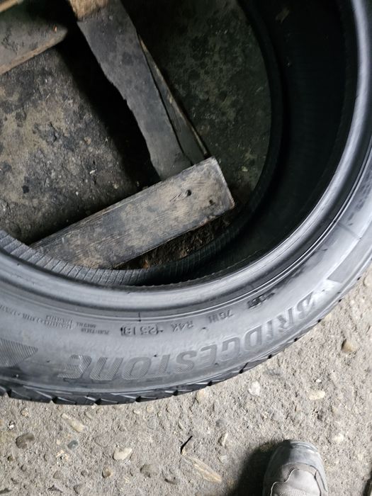 2 anvelope vara 225 50 18 Bridgestone 6mm