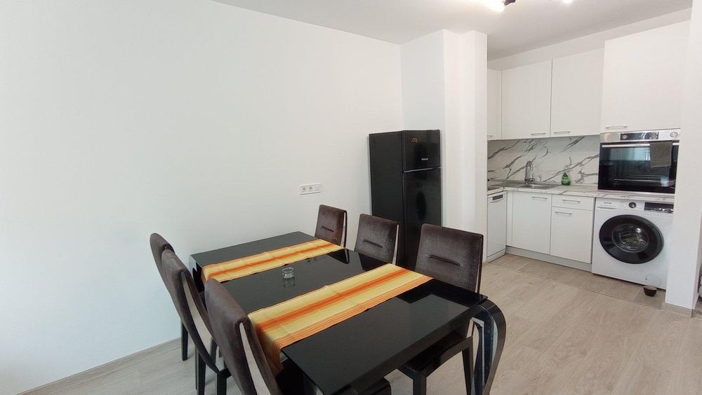 Дава се под наем Тристаен апартамент в София, Зона Б-5 - 98 кв.м за 1250 € - Снимка #1