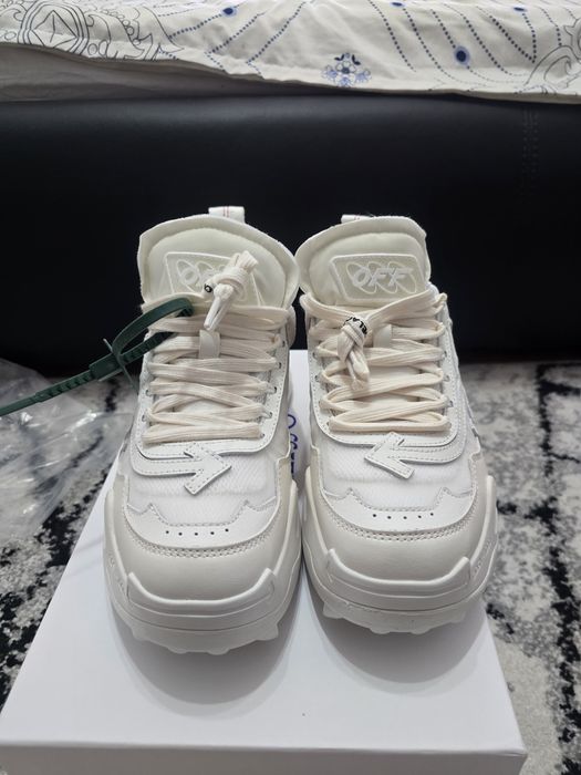 Off white Odsy White